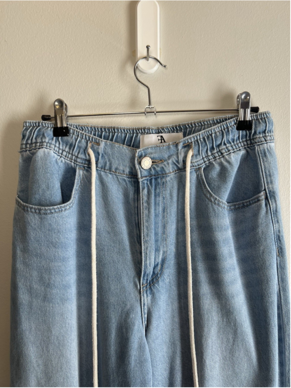 Flying Angel Women's Blue Light Wash Wide Leg High Rise Jeans Size 9/29 - Picture 3 of 16
